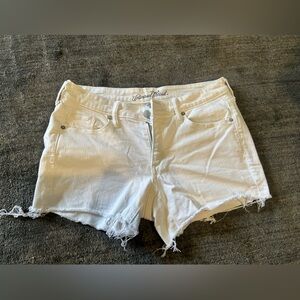 Universal Thread White Frayed Hem Denim Shorts